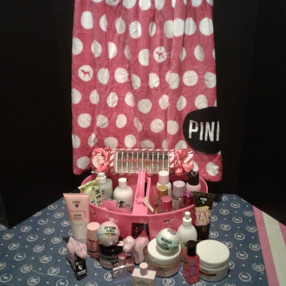 VS PINK❤MAKE YOUR OWN❤Bath Bundle NWT